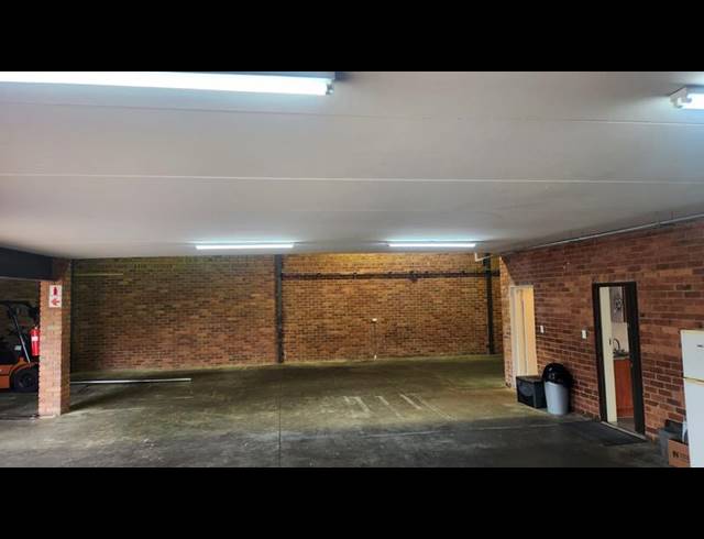 INDUSTRIAL PROPERTY TO RENT IN ROOIHUISKRAAL